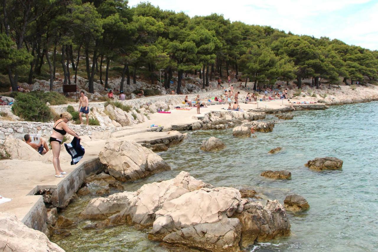 Guesthouse Mila Tisno Εξωτερικό φωτογραφία