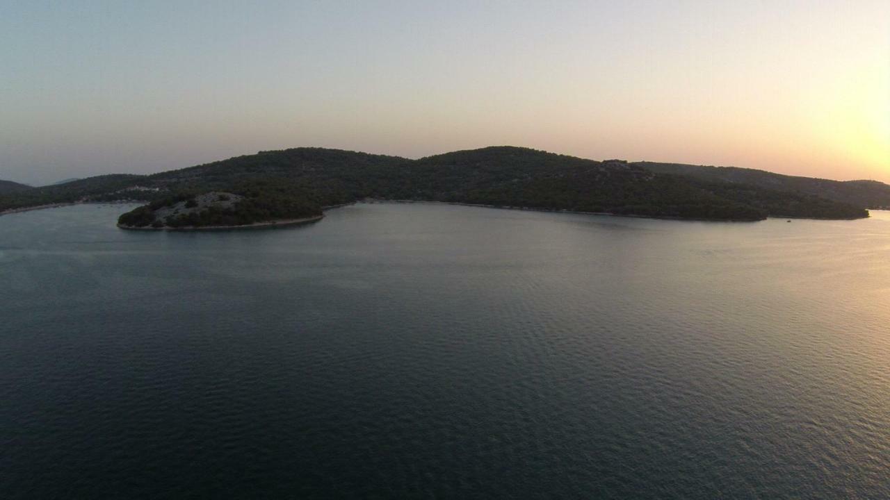 Guesthouse Mila Tisno Εξωτερικό φωτογραφία
