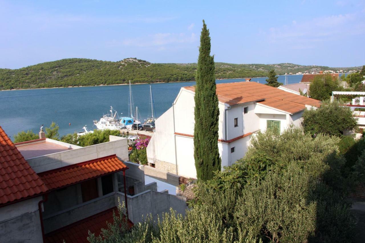 Guesthouse Mila Tisno Εξωτερικό φωτογραφία