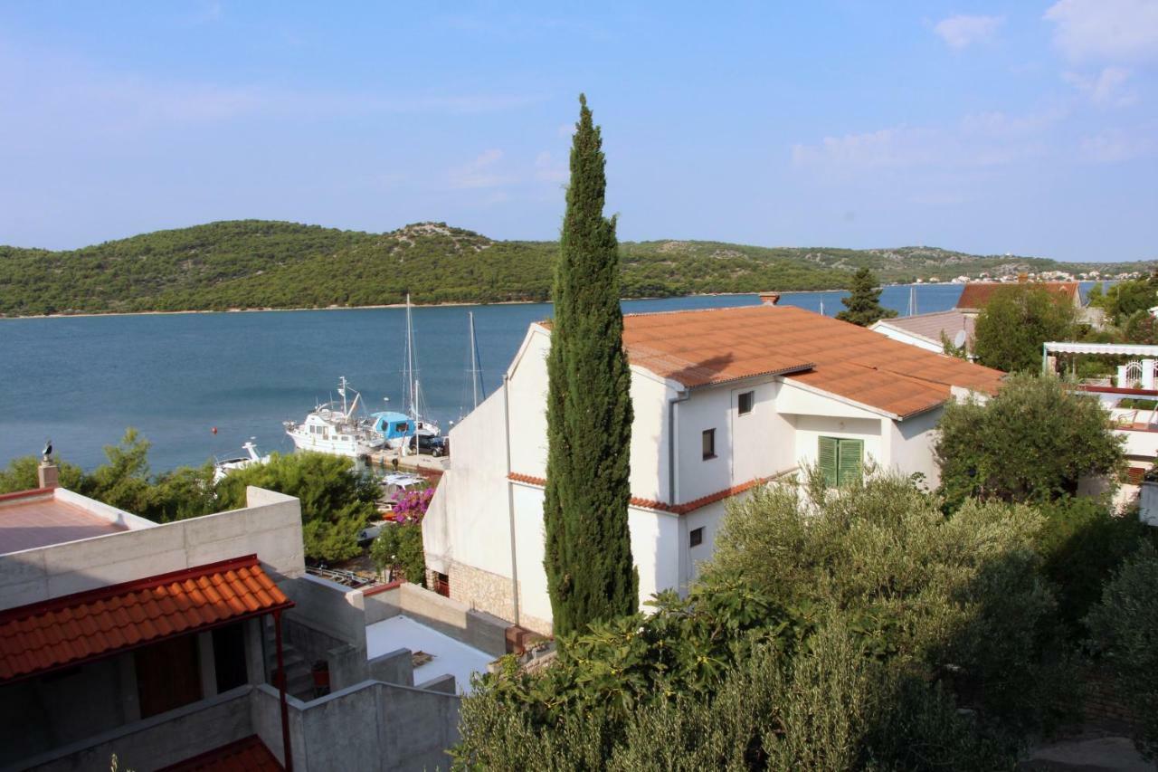 Guesthouse Mila Tisno Εξωτερικό φωτογραφία
