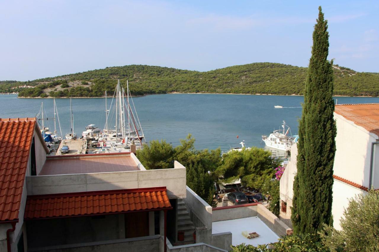 Guesthouse Mila Tisno Εξωτερικό φωτογραφία