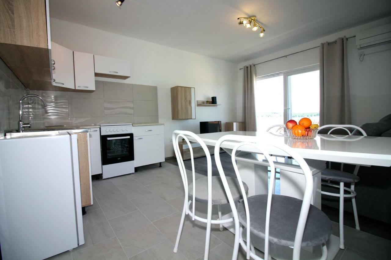 Guesthouse Mila Tisno Εξωτερικό φωτογραφία